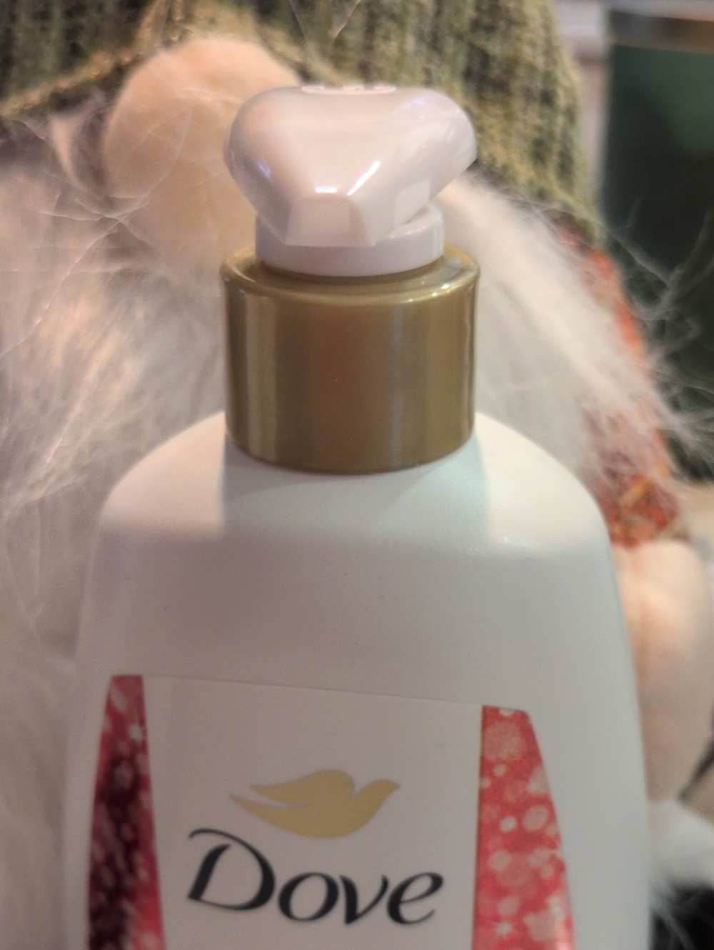 DOVE Limited Edition Cranberry & Orange Peel Hand Wash - Pink - Picture 3 of 3